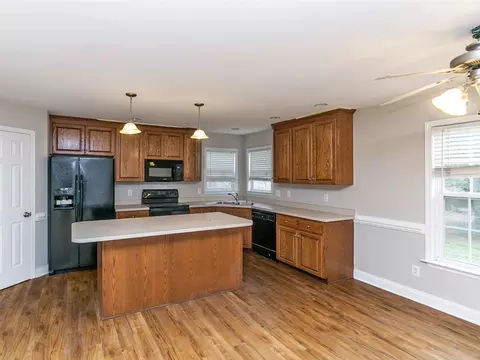 309 William Dr, Benson, NC 27504 photo 5