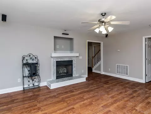 309 William Dr, Benson, NC 27504 photo 3