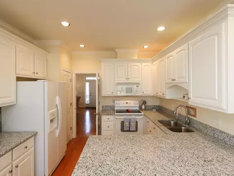 8110 Mackenzie Ct, Durham, NC 27713 photo 9