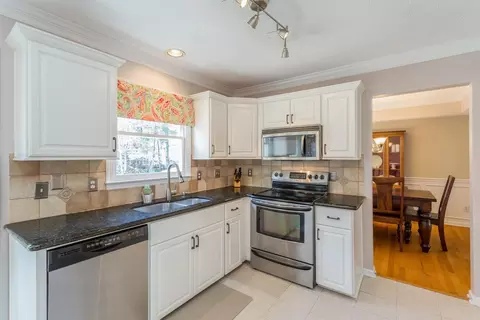5010 Rolling Meadows Dr, Durham, NC 27703 photo 9
