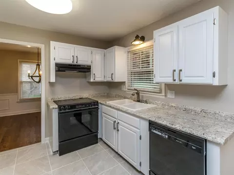 213 Crestview Rd, Raleigh, NC 27609 photo 6