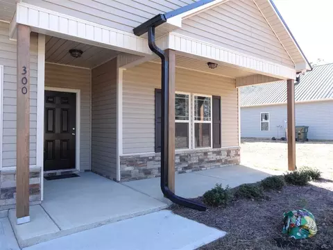 300 Holman Dr, Garner, NC 27529 photo 2