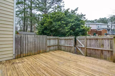 105 Brightleaf Ct, Cary, NC 27513 photo 18