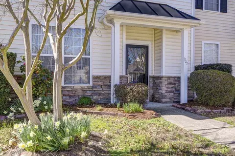 907 Cinnamon Dr, Durham, NC 27713 photo 2