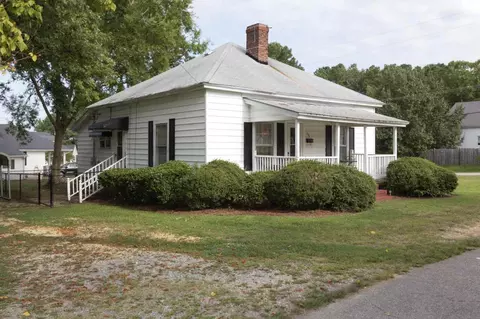 204 N 17th St, Erwin, NC 28339 photo 2