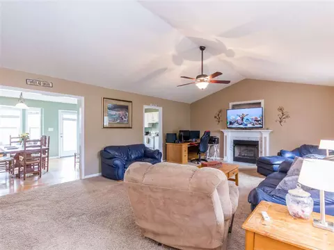 51 Rose Ct, Benson, NC 27504 photo 5