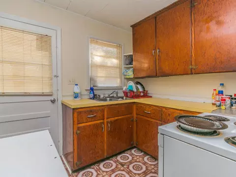 1105 W Broad St, Dunn, NC 28334 photo 4