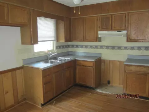 1217 Dover St, Roxboro, NC 27573 photo 4