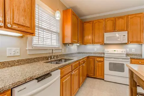 104 Wendover Ln, Durham, NC 27713 photo 4