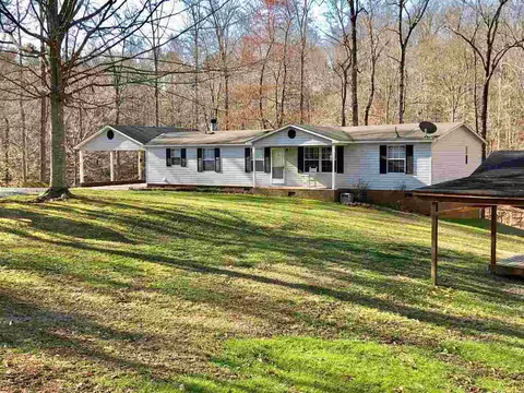 357 Captains Dr, Roxboro, NC 27574 photo 2