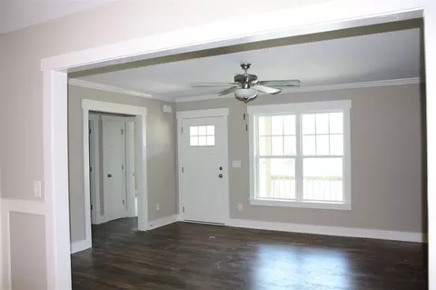 204 E Holmes St, Benson, NC 27504 photo 3