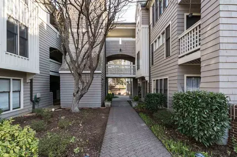 730 Washington St #204, Raleigh, NC 27605