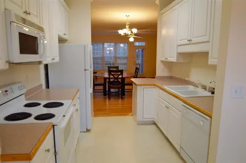 20 Scottish Ln, Durham, NC 27707 photo 8