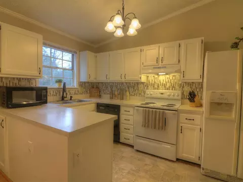 3905 Tyne Dr, Durham, NC 27703 photo 8