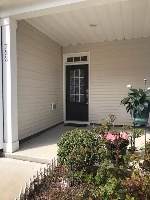 733 Silver Stream Ln, Cary, NC 27519 photo 2