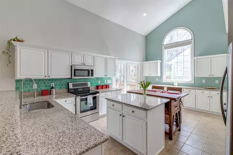 206 Firetree Ln, Cary, NC 27513 photo 4