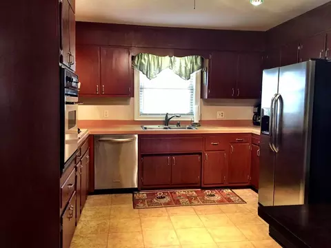 91 Fairview St, Milton, NC 27305 photo 2