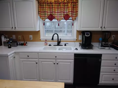 413 Crestview Dr, Durham, NC 27712 photo 4