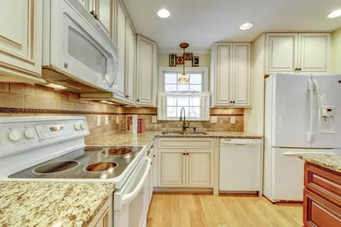 1206 S Walnut Dr, Smithfield, NC 27577 photo 9
