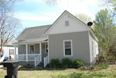 207 E F St, Erwin, NC 28339 photo 1