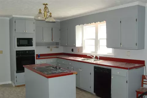 207 E F St, Erwin, NC 28339 photo 2