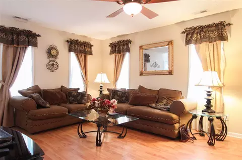 523 Crossview Ln, Durham, NC 27703 photo 5