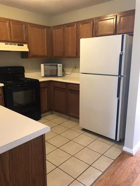 603 Gatehouse Ln, Durham, NC 27707 photo 2