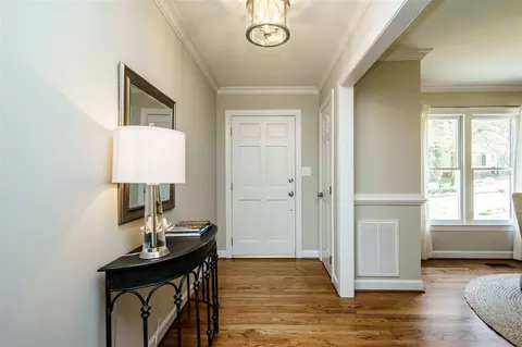 809 Temple St, Raleigh, NC 27609 photo 3