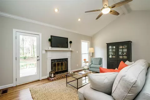 809 Temple St, Raleigh, NC 27609 photo 8