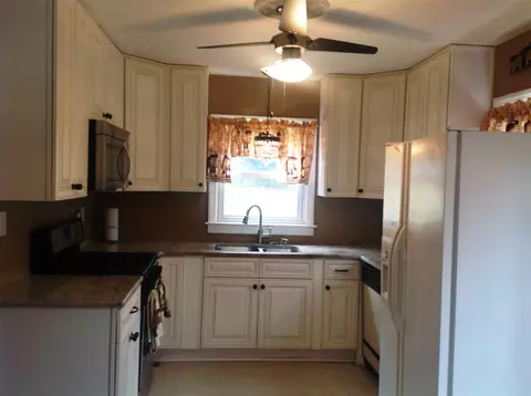 406 E Park St, Cary, NC 27511 photo 7