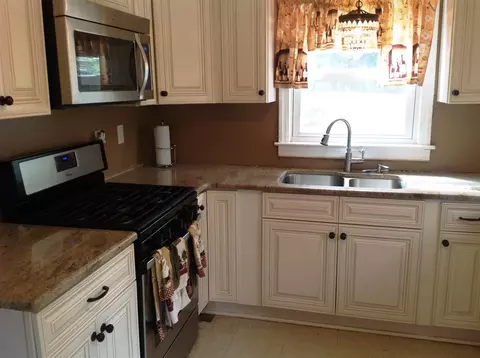 406 E Park St, Cary, NC 27511 photo 6
