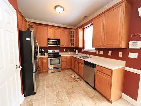 302 Sylvias Ct, Durham, NC 27703 photo 8