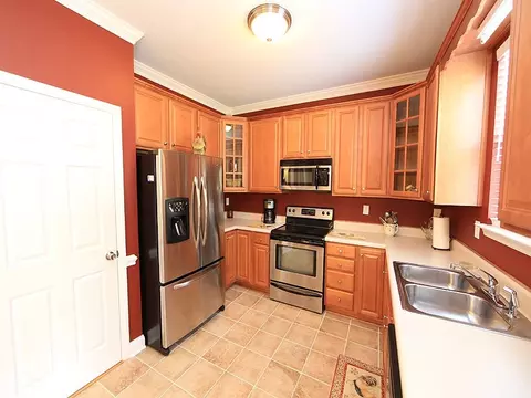 302 Sylvias Ct, Durham, NC 27703 photo 9