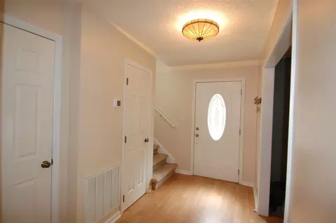 101 Esquire Ln, Cary, NC 27513 photo 2