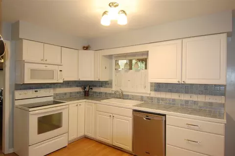101 Esquire Ln, Cary, NC 27513 photo 5