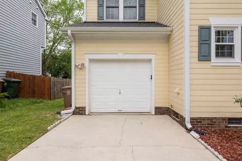 211 Old Dock Trl, Cary, NC 27519 photo 2