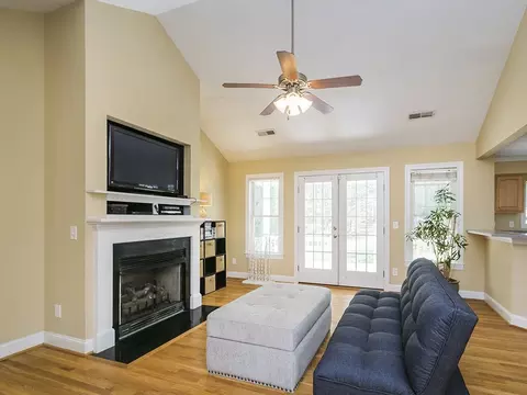 4480 Springbrook Dr, Burlington, NC 27215 photo 3