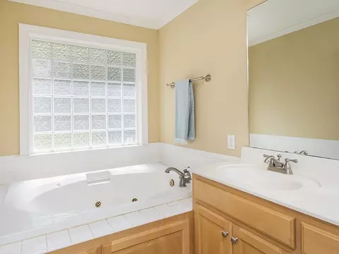 4480 Springbrook Dr, Burlington, NC 27215 photo 13
