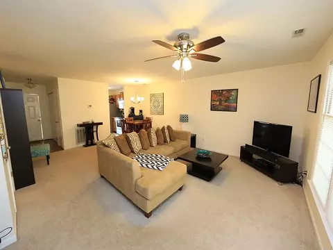 21 Georgetown Ct, Durham, NC 27705 photo 2