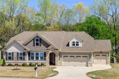 141 Kasdon Dr, Garner, NC 27529 photo 1