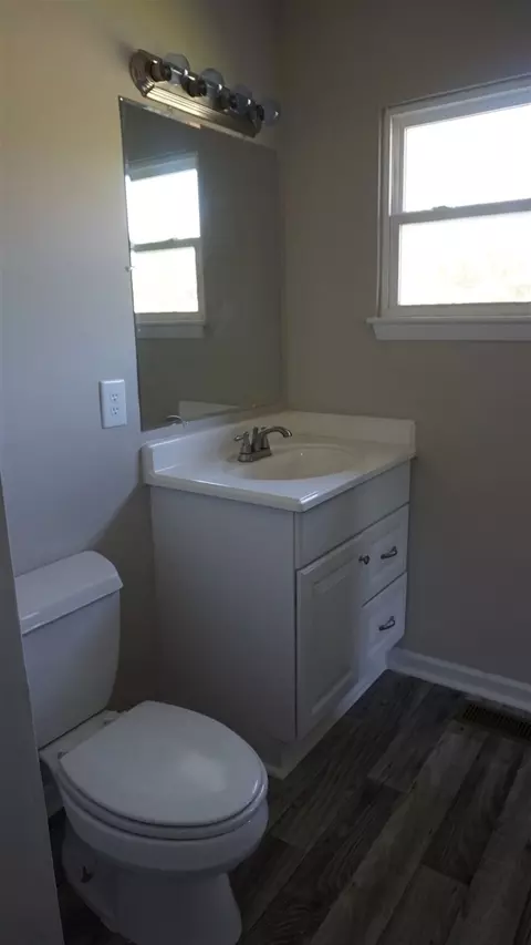 840 Waring St, Durham, NC 27704 photo 6