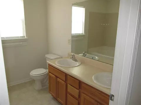 2005 Spring Creek Dr, Durham, NC 27704 photo 8