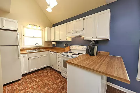 9 Fox Chase Ln, Durham, NC 27713 photo 3