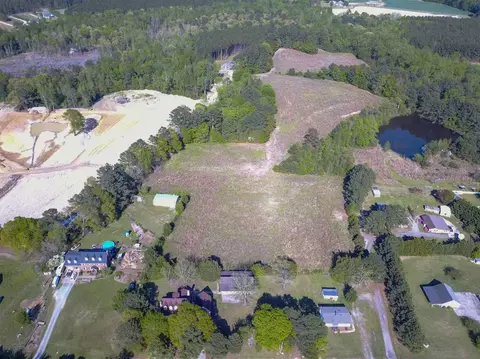 8101 Raleigh Rd, Benson, NC 27504 photo 3