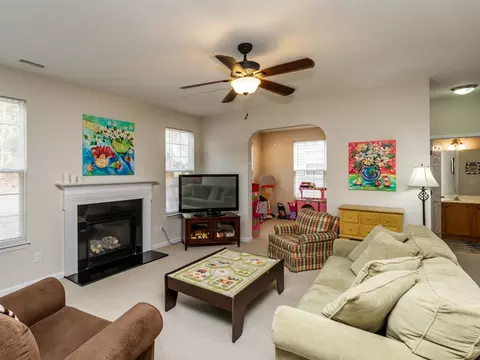 5601 Running Fox Ln, Durham, NC 27703 photo 7