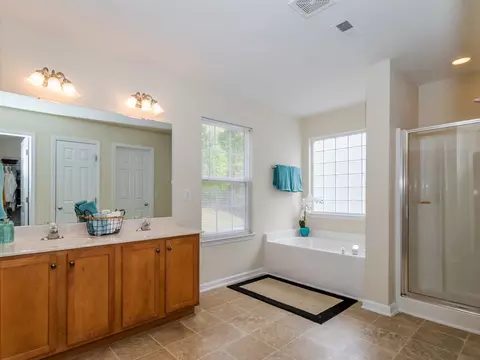 5601 Running Fox Ln, Durham, NC 27703 photo 14