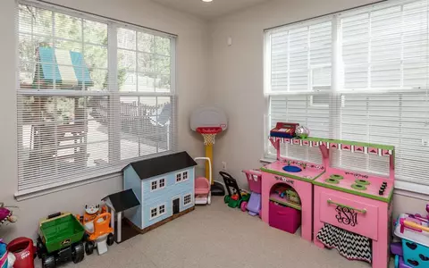 5601 Running Fox Ln, Durham, NC 27703 photo 8