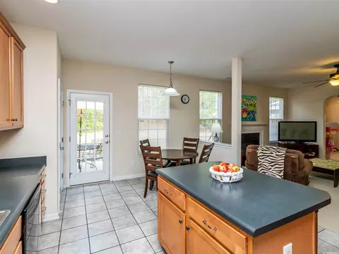 5601 Running Fox Ln, Durham, NC 27703 photo 5