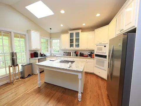 5625 Pine Dr, Raleigh, NC 27606 photo 9