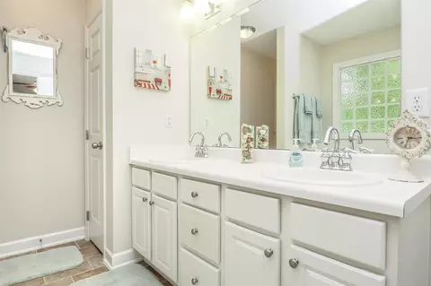 160 Leach Dr, Garner, NC 27529 photo 8
